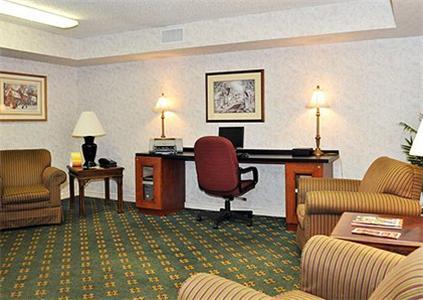 Quality Inn & Suites ウィリアムズバーグ エクステリア 写真